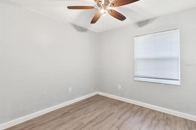 500 COLLEGE AVENUE, Fruitland Park, FL 34731