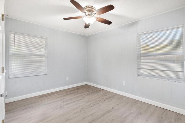 500 COLLEGE AVENUE, Fruitland Park, FL 34731