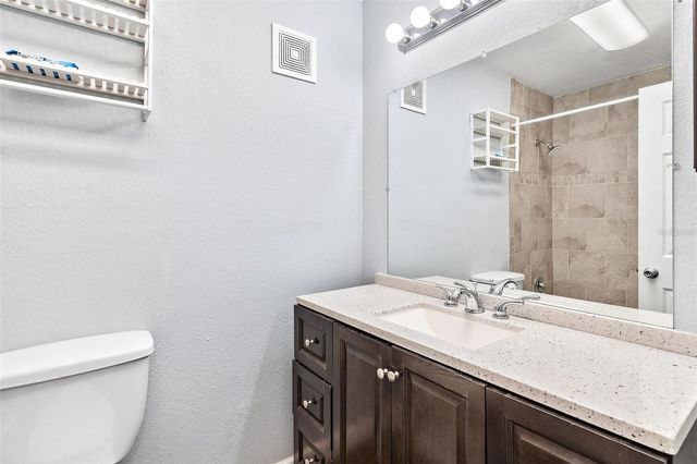 500 COLLEGE AVENUE, Fruitland Park, FL 34731