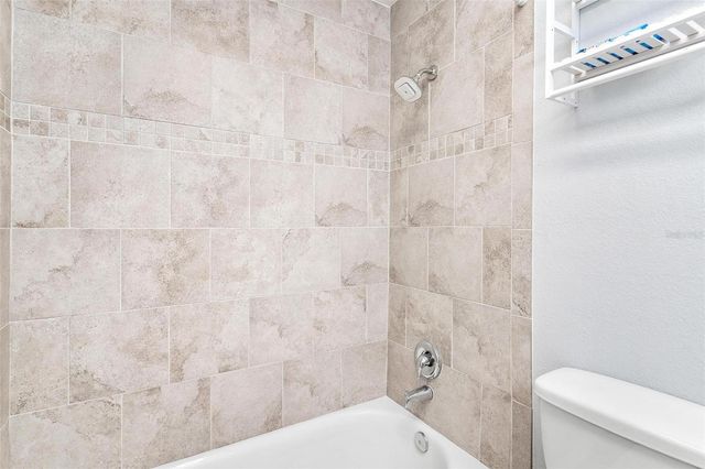 500 COLLEGE AVENUE, Fruitland Park, FL 34731