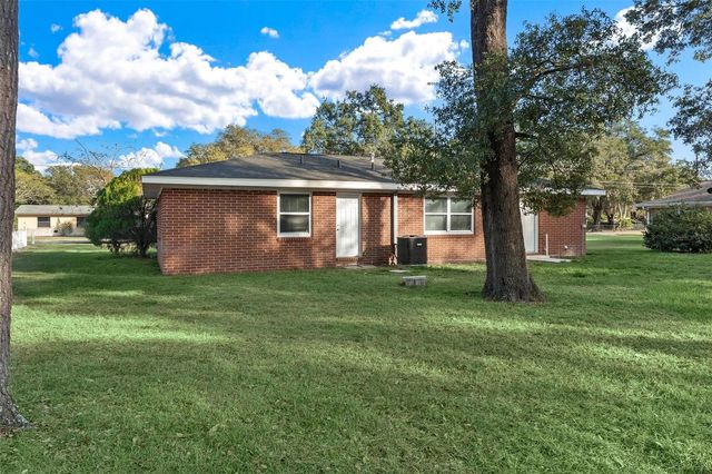 500 COLLEGE AVENUE, Fruitland Park, FL 34731