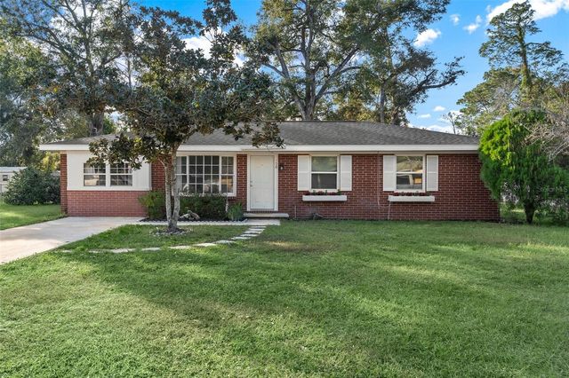 500 COLLEGE AVENUE, Fruitland Park, FL 34731