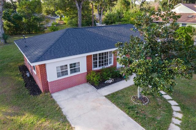 500 COLLEGE AVENUE, Fruitland Park, FL 34731