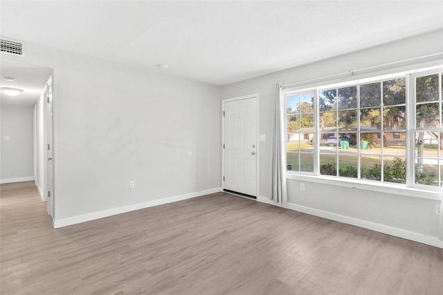 500 COLLEGE AVENUE, Fruitland Park, FL 34731