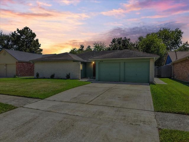 10114 Roseberry Drive, La Porte, TX 77571