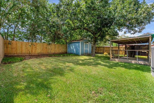 10114 Roseberry Drive, La Porte, TX 77571