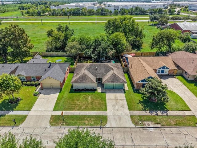 10114 Roseberry Drive, La Porte, TX 77571