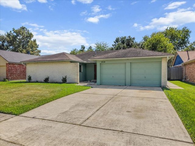 10114 Roseberry Drive, La Porte, TX 77571