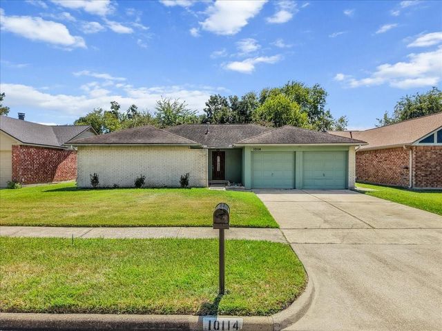 10114 Roseberry Drive, La Porte, TX 77571