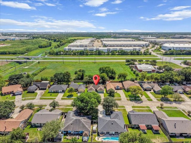10114 Roseberry Drive, La Porte, TX 77571