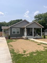 409 Kiwanis Ave, Fayetteville, TN 37334