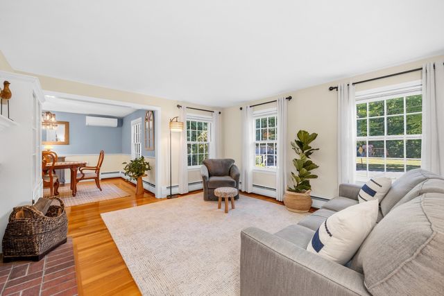 6 W Parish Dr, Andover, MA 01810