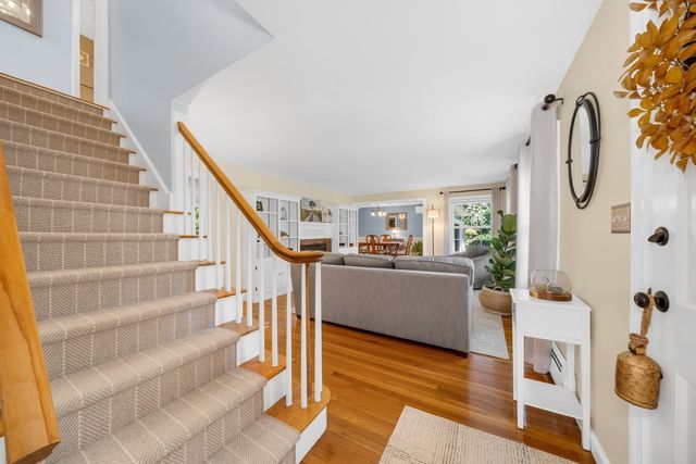 6 W Parish Dr, Andover, MA 01810