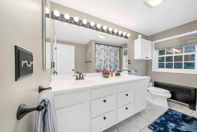 6 W Parish Dr, Andover, MA 01810