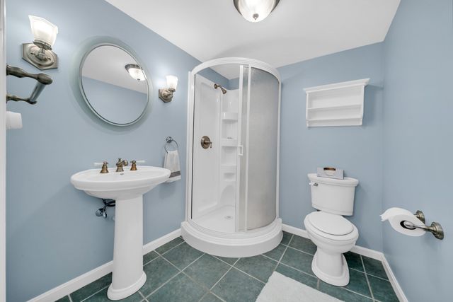 6 W Parish Dr, Andover, MA 01810