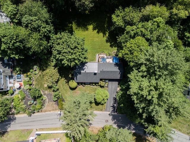 6 W Parish Dr, Andover, MA 01810