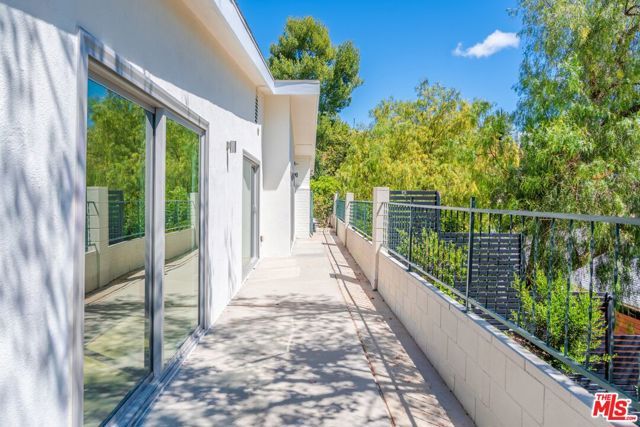 4715 Burgundy Road, Woodland Hills (los Angeles), CA 91364