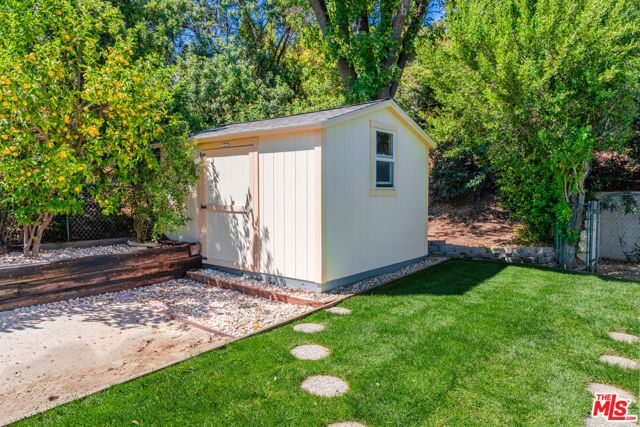 4715 Burgundy Road, Woodland Hills (los Angeles), CA 91364