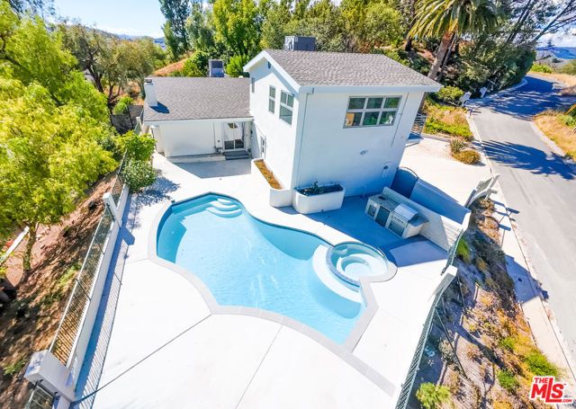 4715 Burgundy Road, Woodland Hills (los Angeles), CA 91364