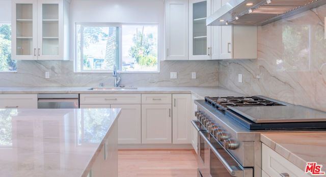 4715 Burgundy Road, Woodland Hills (los Angeles), CA 91364