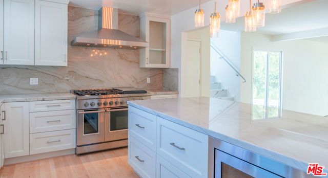 4715 Burgundy Road, Woodland Hills (los Angeles), CA 91364