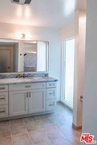 4715 Burgundy Road, Woodland Hills (los Angeles), CA 91364