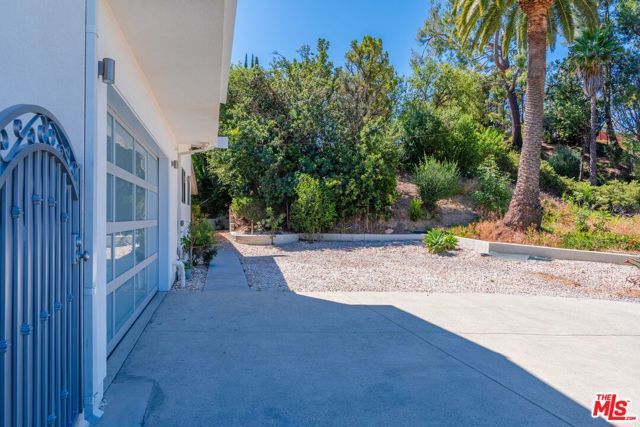 4715 Burgundy Road, Woodland Hills (los Angeles), CA 91364
