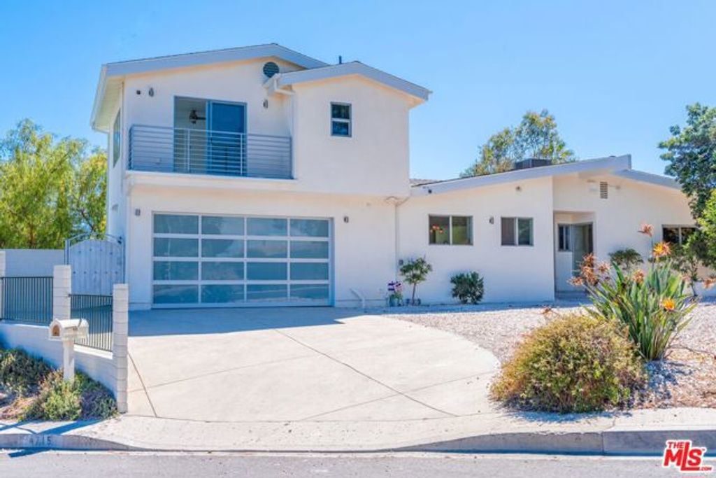 4715 Burgundy Road, Woodland Hills (los Angeles), CA 91364