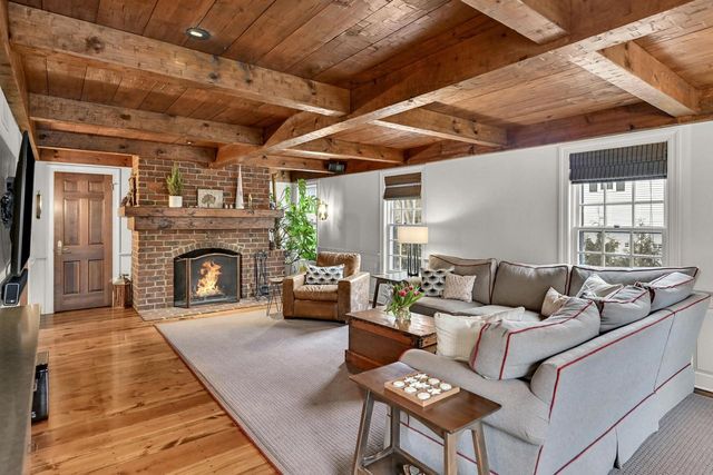 9944 N Lamplighter LANE, Mequon, WI 53092