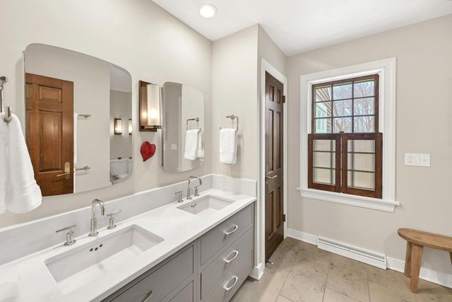 9944 N Lamplighter LANE, Mequon, WI 53092