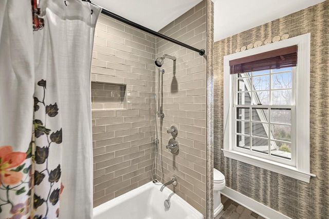 9944 N Lamplighter LANE, Mequon, WI 53092