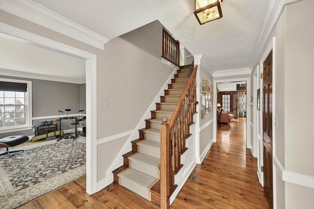 9944 N Lamplighter LANE, Mequon, WI 53092