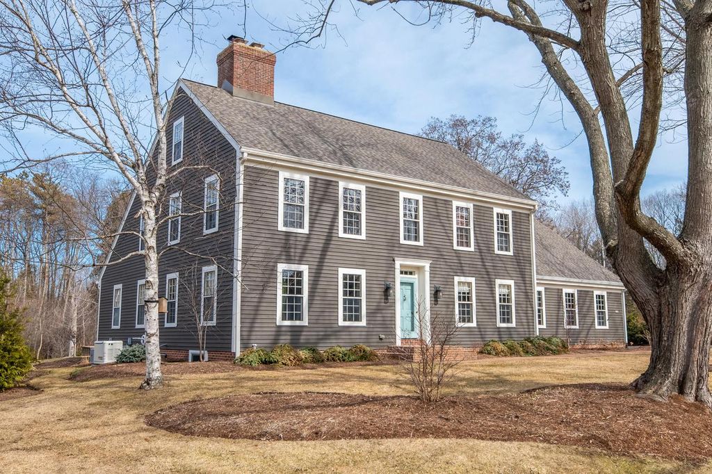 9944 N Lamplighter LANE, Mequon, WI 53092