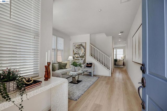 221 Dutra Vernaci Dr., Union City, CA 94587