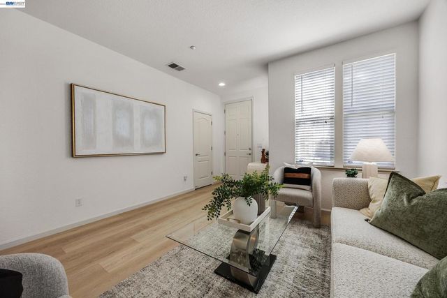 221 Dutra Vernaci Dr., Union City, CA 94587