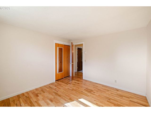 1666 EVERGREEN Dr, Eugene, OR 97404