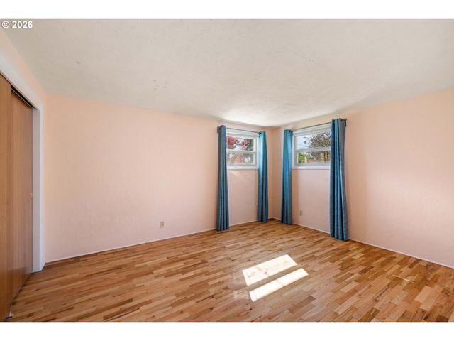 1666 EVERGREEN Dr, Eugene, OR 97404