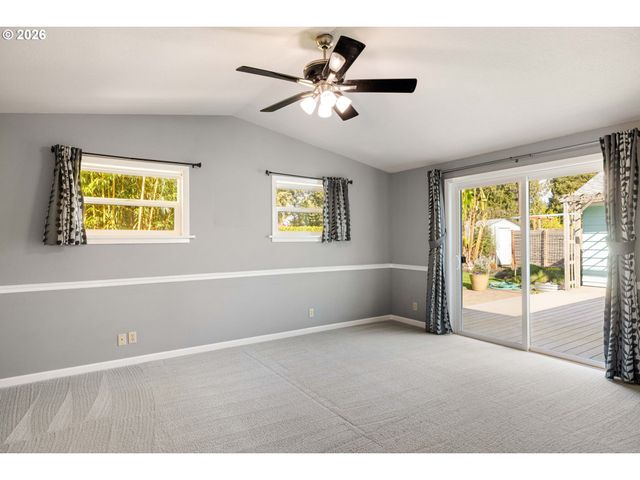 1666 EVERGREEN Dr, Eugene, OR 97404