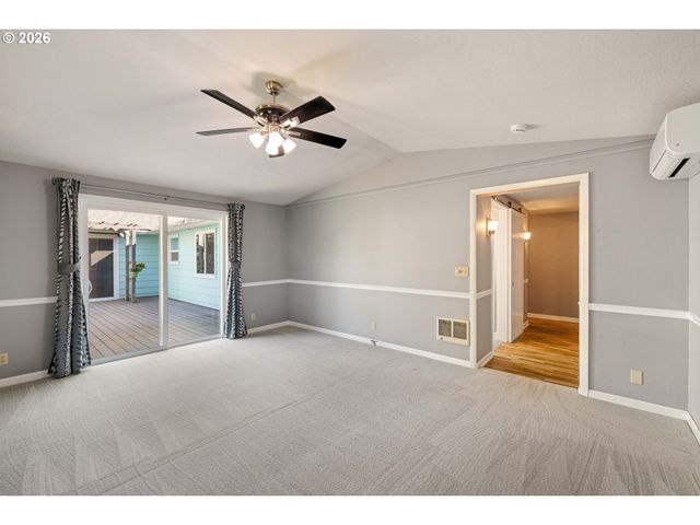 1666 EVERGREEN Dr, Eugene, OR 97404