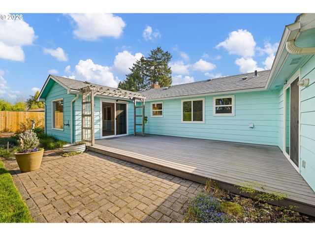 1666 EVERGREEN Dr, Eugene, OR 97404