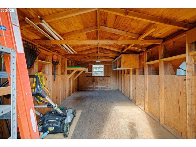 1666 EVERGREEN Dr, Eugene, OR 97404