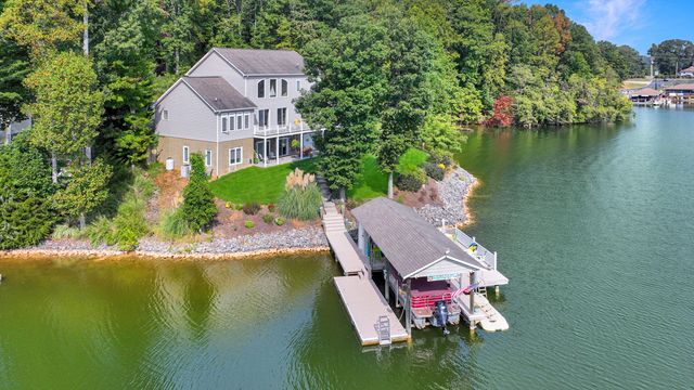 544 Woodbrook RD, Moneta, VA 24121