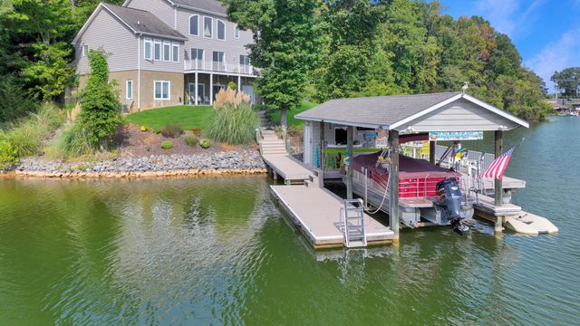 544 Woodbrook RD, Moneta, VA 24121