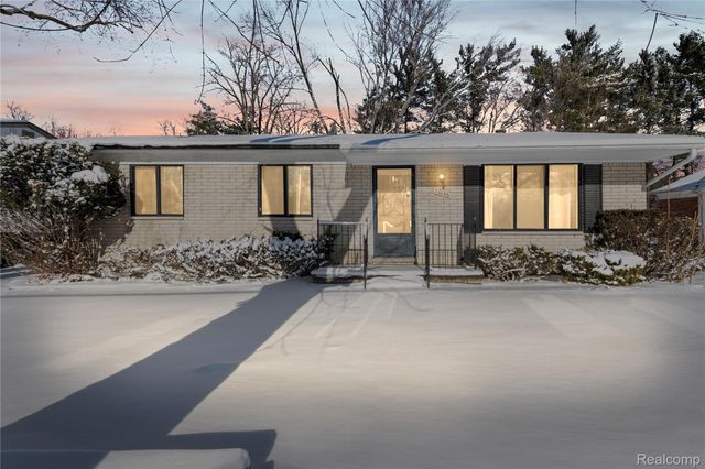 20156 Midway Avenue, Southfield, MI 48075