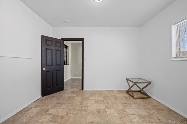 20156 Midway Avenue, Southfield, MI 48075