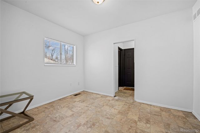 20156 Midway Avenue, Southfield, MI 48075