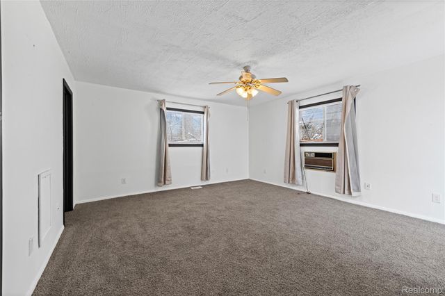 20156 Midway Avenue, Southfield, MI 48075