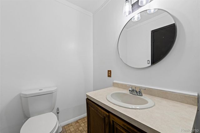 20156 Midway Avenue, Southfield, MI 48075