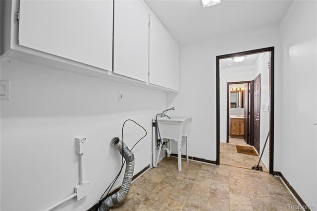 20156 Midway Avenue, Southfield, MI 48075