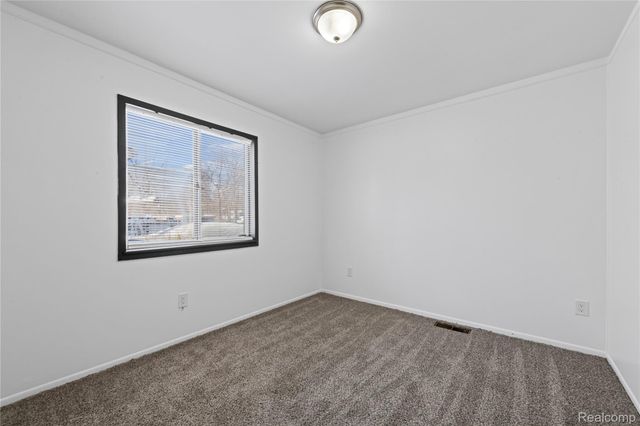 20156 Midway Avenue, Southfield, MI 48075